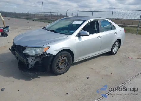 2014 Toyota Camry Le z USA, uszkodzony, nr VIN 4T4BF1FK8ER359992